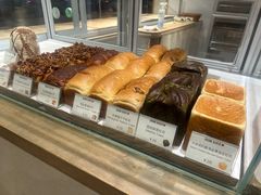 9个核桃红豆松松吐司-DRUNK BAKER(上海恒丰路店)