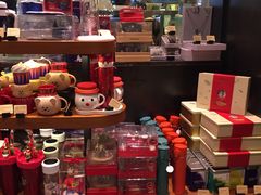 零售区-星巴克臻选(广州太古汇店)