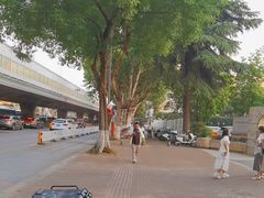 -南京双门楼宾馆(盐仓桥地铁站阅江楼店)