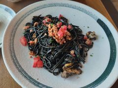 墨鱼面伴虾和卡拉布利亚肉肠番茄汁-FISH&POTATO Cō(地中海美食 万象城店)