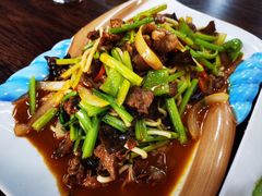 芹菜炒肉-清真·伊清阁餐厅