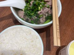 -犇逸·乐山跷脚牛肉·四川现炒(览海店)