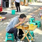 震惊！西安这家包子店排队有30米了吧！