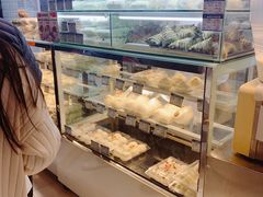 面包甜点陈列柜-白玉兰食品(甜云店)