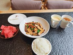 -鱼鲜饭香·招牌汽锅剁椒鱼头王