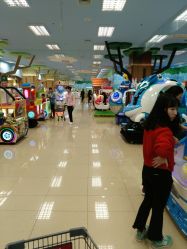 -莫莉幻想儿童乐园(三河燕郊永旺店)