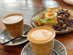 牛油果煮蛋吐司-RAC BAR(安福路店)