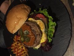 -HIGH FIVE哈福手工汉堡(桂林路店)