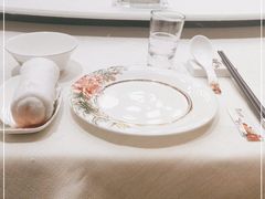 -鞍山大白鲨美食酒店