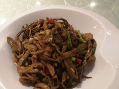 -丹江口渔村·湘味厨房(桃园店)