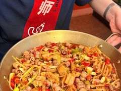 -何师烧烤Pro ·小龙虾·江湖川菜·精酿啤酒(太古里旗舰店)