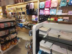 -新华书店(保利水城店)