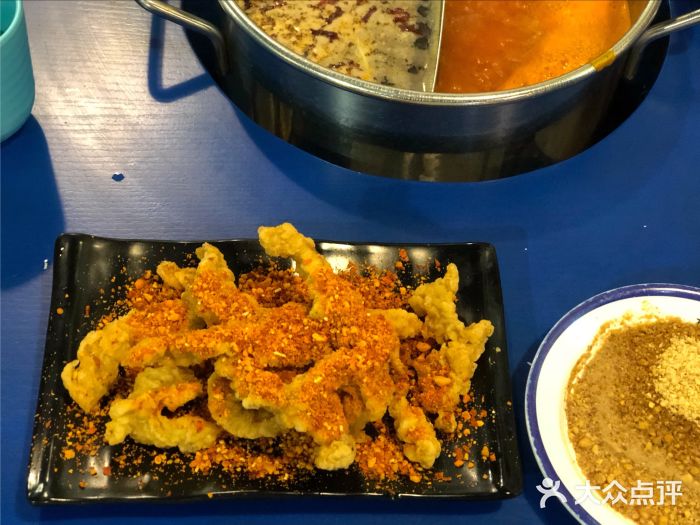 马路边边老成都串串香(星耀城店)黄金酥肉图片