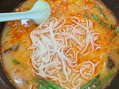 -花馬肆.云南过桥米线(汉神购物广场现场熬汤店)