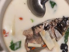 -泉畔人家·老济南经典鲁菜(大明湖店)