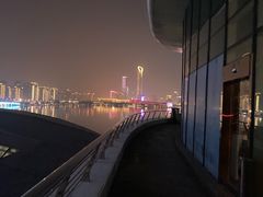 -SU lounge the lake view湖景酒廊