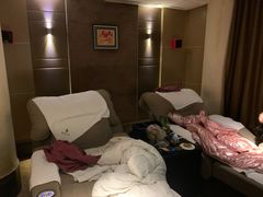 -金色印象·4K影院式足体养生(杨家坪西郊店)