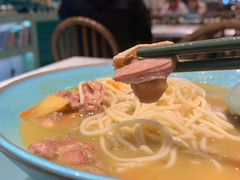 -大食代美食广场(上海中心店)