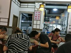 等位区-伟记奥面馆(养育巷店)