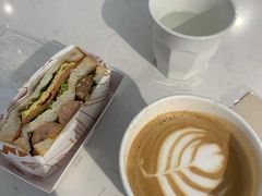 -Cafe on warm(丹霞店)