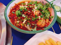 冒脑花-马路边边火锅串串(观前街店)