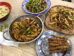 -江城燕子大排档(江汉路步行街店)