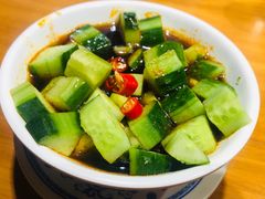 捞汁黄瓜-炉小二铜锅牛蛙•川湘菜(三里屯店)