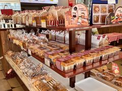 -红宝石·鲜奶小方·海派西点房(南丹店)