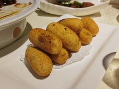 爆浆大黄米糍粑-金枝玉叶上海人家食府(三里河店)