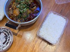 -爆炸头阿姨小四川正宗川味小吃(无任何分店)