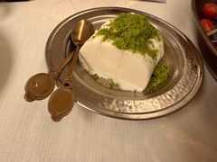 山羊奶冰淇淋蛋糕-龟兹KUCINA·新疆菜(前滩L+PLAZA店)