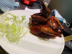 脆皮乳鸽-鹊玥·粤菜小馆(汇智国际商业中心店)