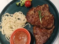 -丽莎沙拉轻食餐厅(国贸店)