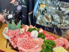 -铭牛烧肉·和牛海鲜自助(高新月牙湖店)