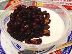 -赵记传承特色牛奶甜品(泉城广场店)