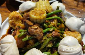 Steamed Buns with Pork Belly, Ribs, and Green Beans