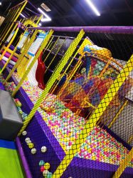 -蹦贝运动中心·蹦床·攀岩·闯关(龙岗店)