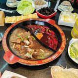 肉质一绝的宽板凳老灶火锅 