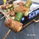 在草金路的中诚悦府新开了一家青春烧烤，从装修风格到味道不摆了