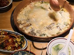 -洱火云南酸菜牛肉火锅(石景山当代商城店)