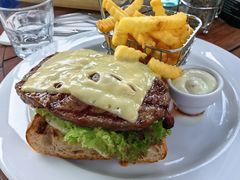 -Bully Hayes Restaurant & Bar