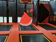 -嗨翻Hi-Fun竞技主题乐园·蹦床亲子生日轰趴(国光1937店)