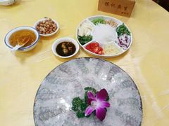 -官塘陈记鱼生·潮汕砂锅粥·牛肉火锅(潮枫路总店)