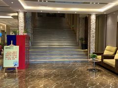 -潮漫酒店(北京通州环球度假区临河里地铁站店)