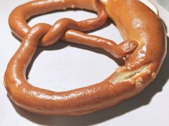 德国扭结-Dough&Joe团憩(瑞虹天地月亮湾店)