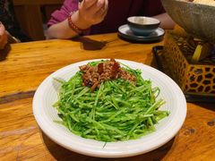 -老滇山寨•云南特色菜•地方菜•民族风情歌舞表演(金碧店)