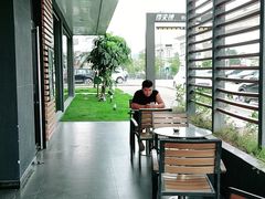 靠窗位-麦当劳(新新大道岗丰店)