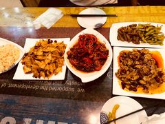 -扒虾小妹儿麻辣海鲜(宏图街店)