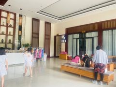 -腾冲洞山温泉村