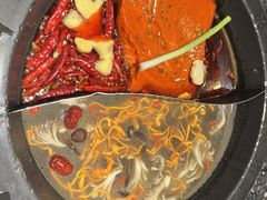 麻辣牛油x老菇菌汤鸳鸯锅-蜀大侠火锅(春熙路店)